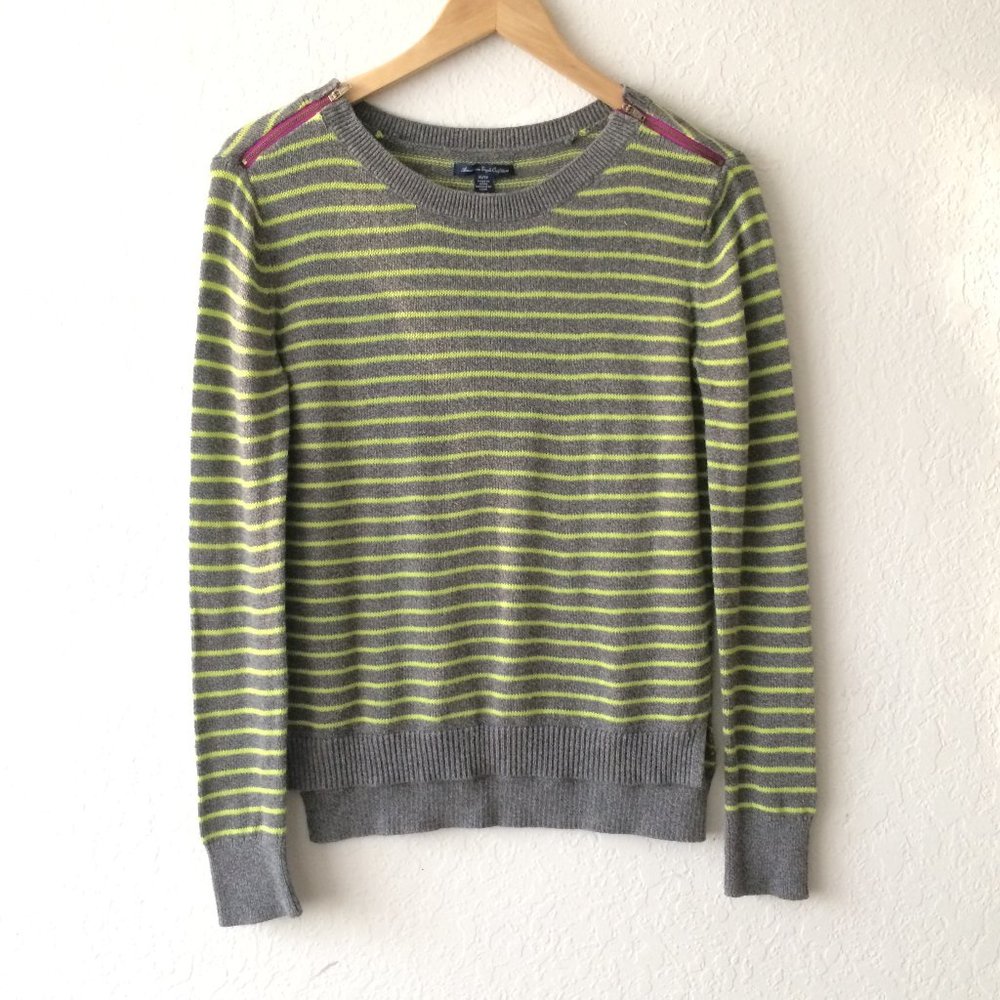 American Eagle Sweater C1088